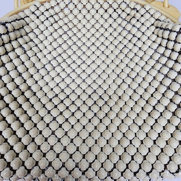 Vintage 40's Alumesh Whiting & Davis Co. Mesh Purse w/Bakelite Frame and Closure - Picture 8 of 11
